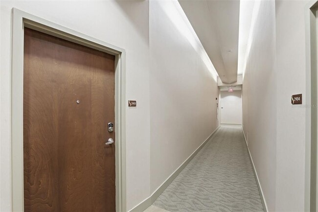 Building Photo - 155 S Court Ave