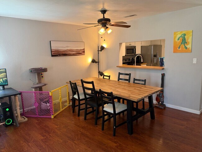Building Photo - Rosemont Forrest-Three Bedroom End Unit Townhome