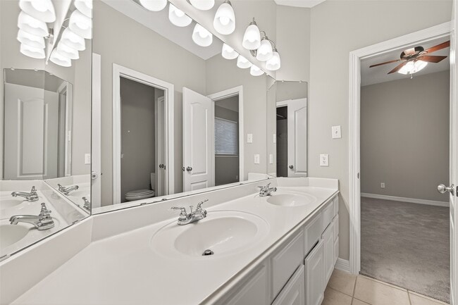 Building Photo - 22718 Emily Park Ln