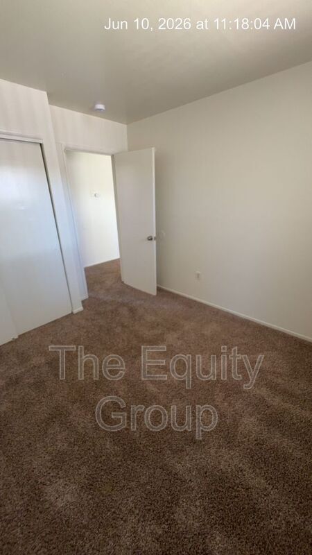 Building Photo - 331 E Elm St