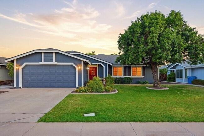 Building Photo - 4 Bed Home in Scottsdale Quarter!!