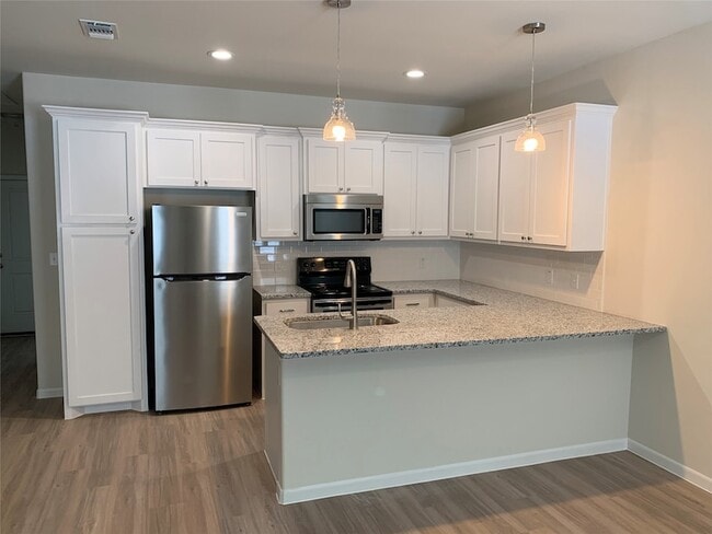 Building Photo - 2309 N Hickory St