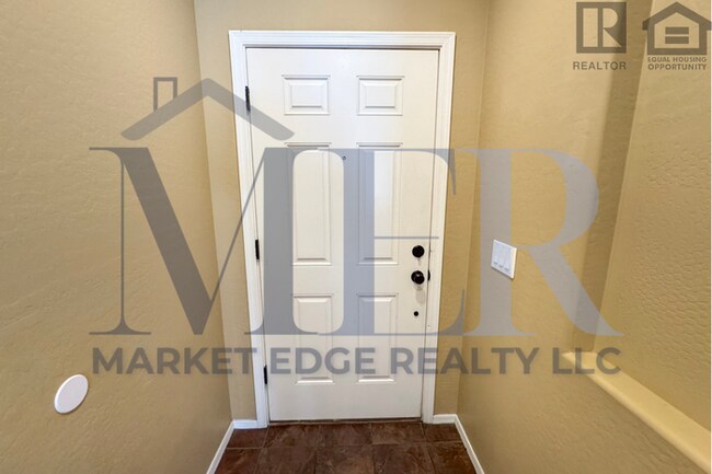 Building Photo - 3Bed/2Bath House in Buckeye! Ready for Immediate Move-In! -- FENCED-IN YARD!