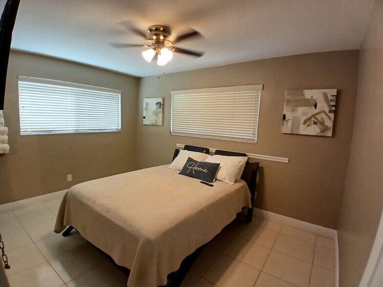 Building Photo - 19731 NW 4th Ave