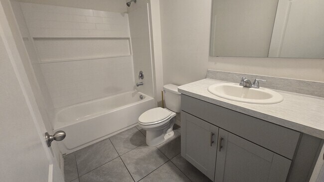 Building Photo - 3358 Summerdale Way