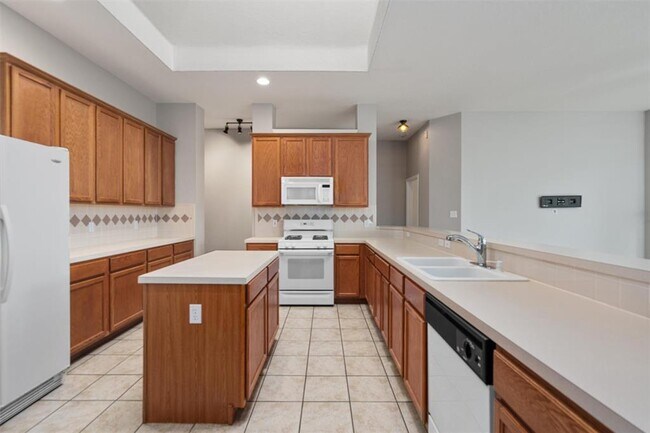 Building Photo - 901 Cashew Ln
