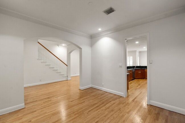 Building Photo - 5351 McCulloch Cir