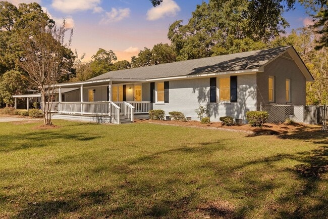 Building Photo - 1106 Bullard St