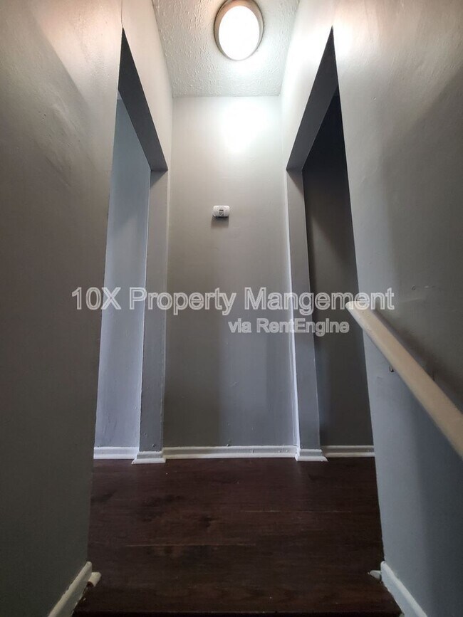 Building Photo - 100 N Harris Ave