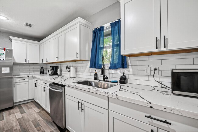 Building Photo - 1206 Riggs Rd