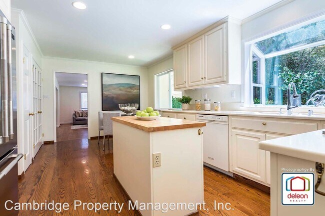 Building Photo - 5 br, 2.5 bath House - 2275 Tioga Drive