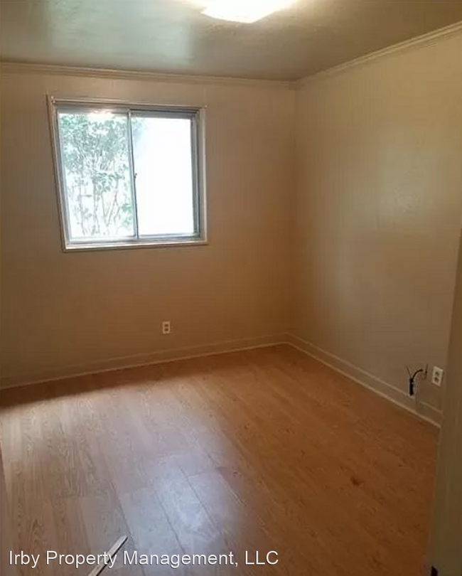 Building Photo - 3 br, 1 bath House - 460 Seabreeze Road East