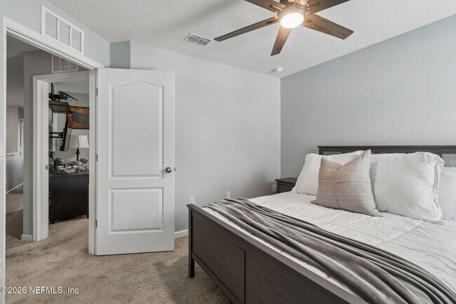 Building Photo - 49 Pasadena Dr