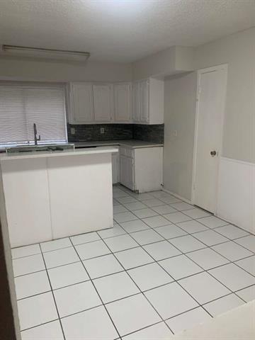 Building Photo - 3801 Lancelot Pl