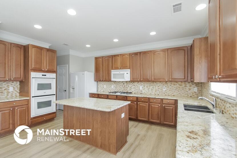 Building Photo - 12930 Tahoe Dr