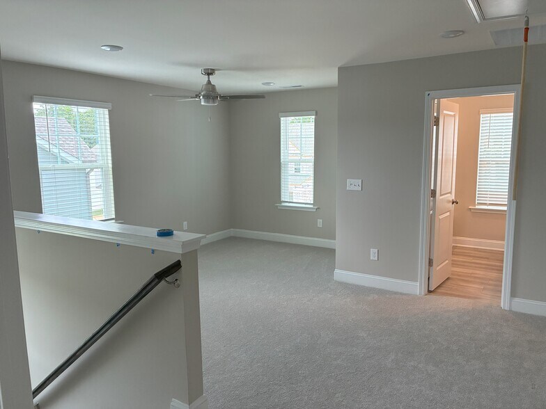 Loft - 240 Steel Springs Ln