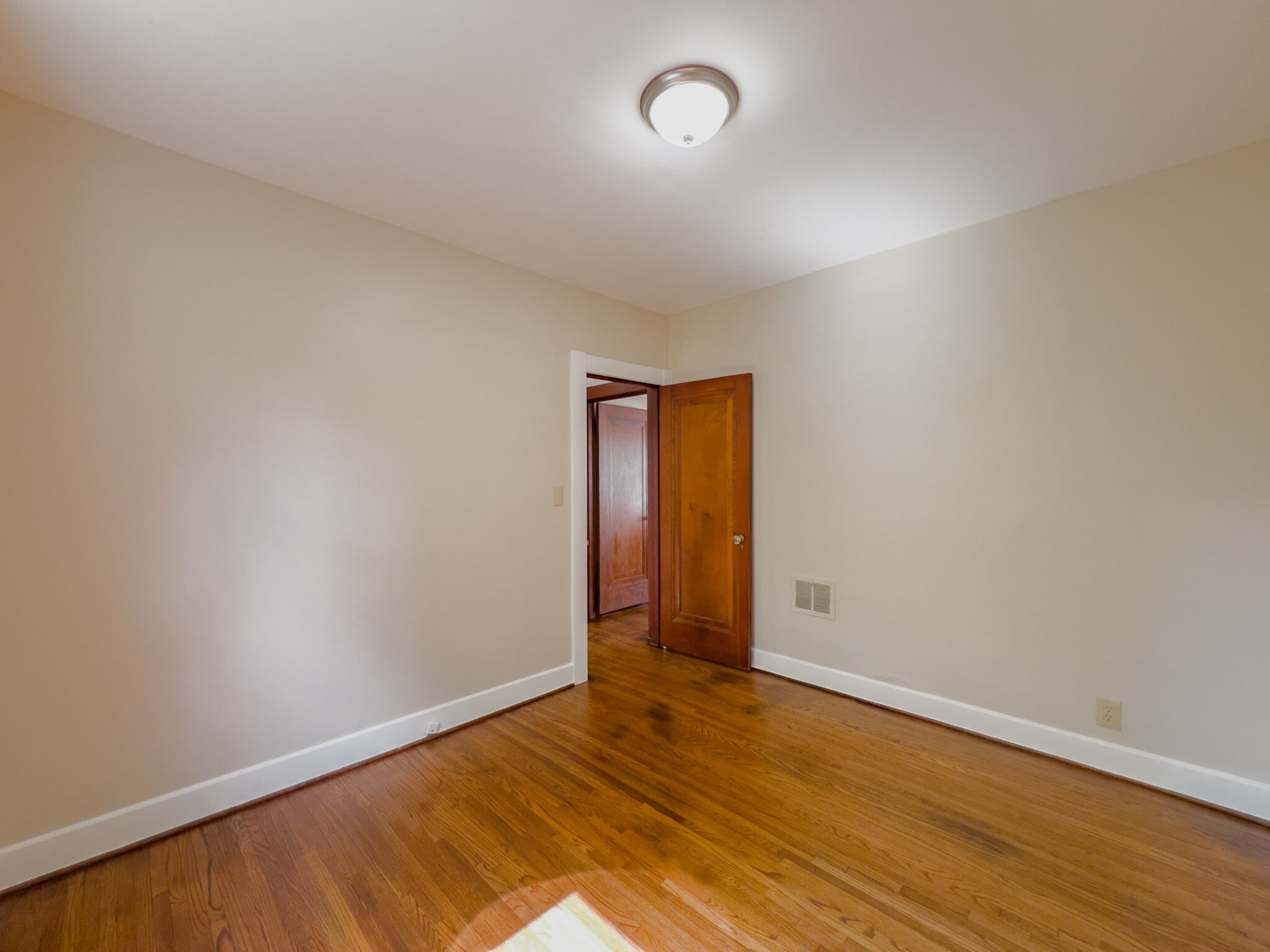 Building Photo - 464 Shasta Dr