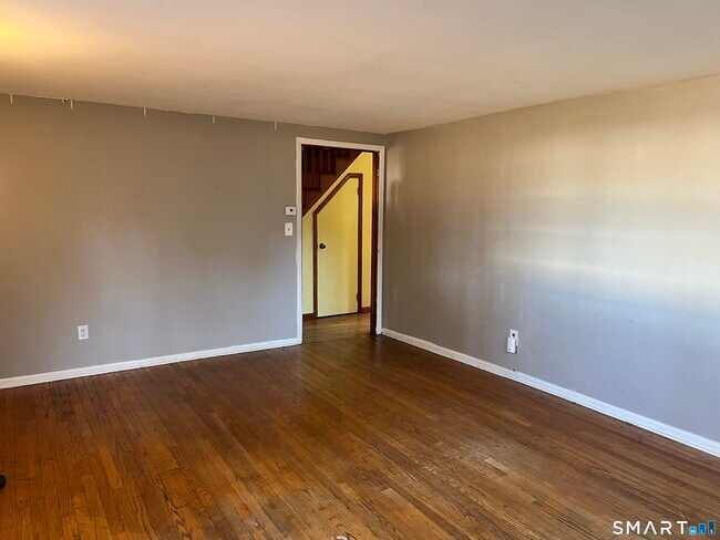 Building Photo - 40 Lanesville Rd