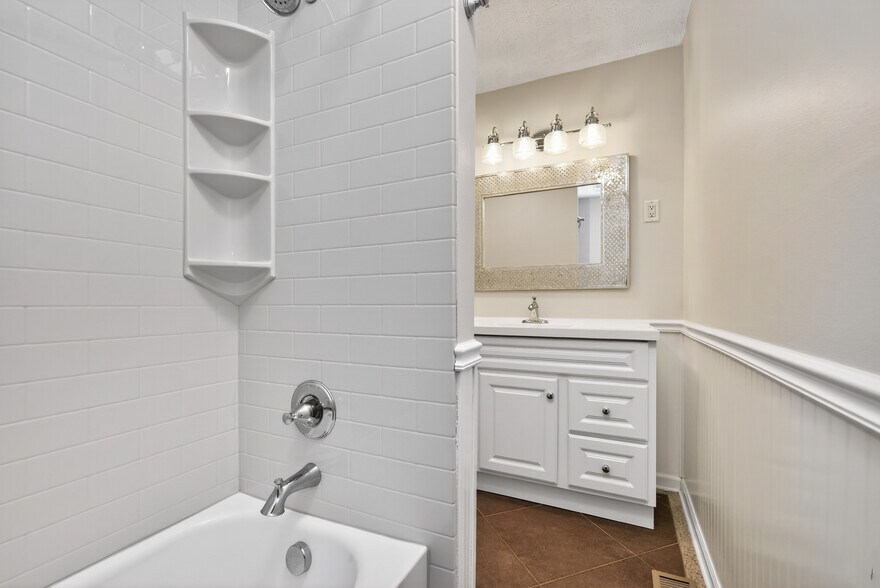 Building Photo - 11417 Washington Blvd