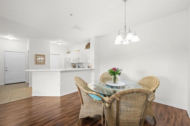 Building Photo - 520 Florida Club Blvd