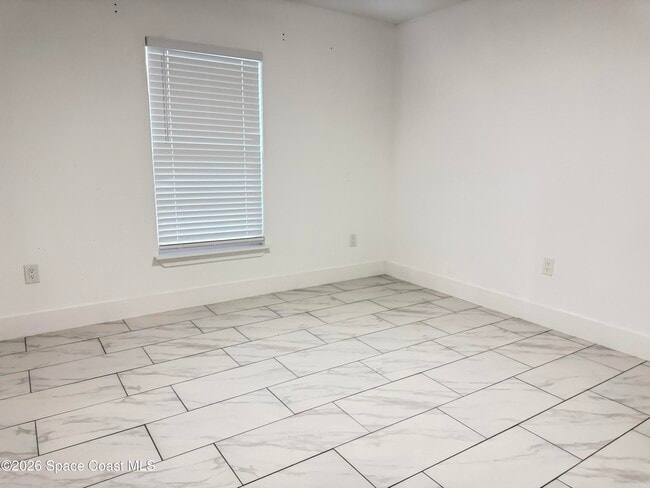 Building Photo - 1013 Hammacher Ave SW