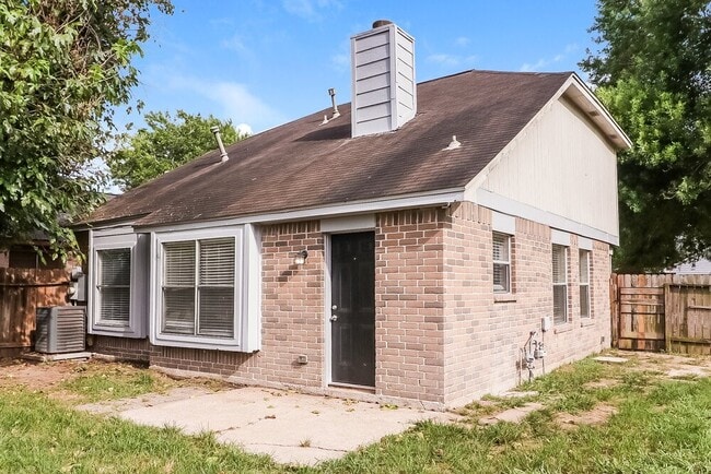 Building Photo - 6042 Beaconridge Dr