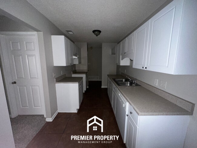 Building Photo - 1116 Sunstar Dr