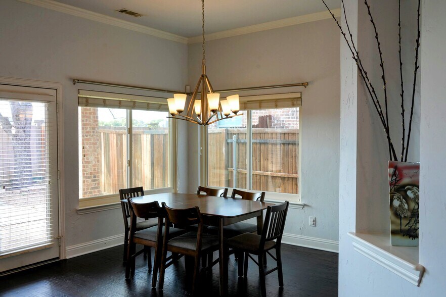 Building Photo - 5836 Sterling Dr