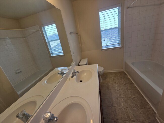 Building Photo - 42 Atascadero Dr