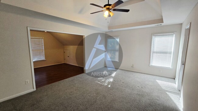 Building Photo - 223 Elmbrook Ln