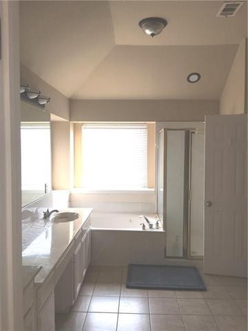 Building Photo - 5208 Lakeland Dr