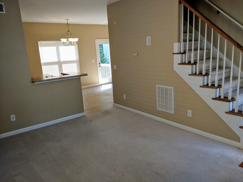 Building Photo - 144 Hood Park Dr