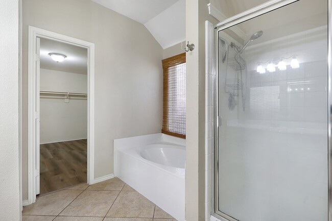 Building Photo - 26507 Abbey Springs Ln