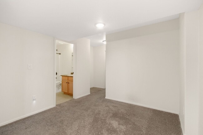 Building Photo - 1810 Covered Bridge Pkwy