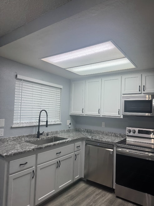 Building Photo - 325 Standiford Ave