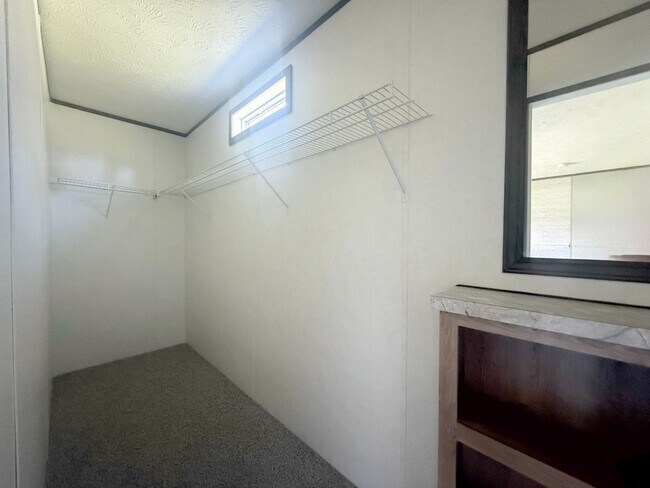 Building Photo - Spacious 4-Bedroom Home on 1 Acre in Peaceful Rickman Setting