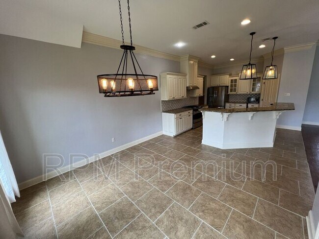 Building Photo - 7335 Oak View Dr.