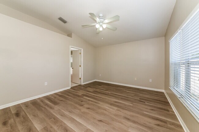 Building Photo - 926 Summer Breeze Dr