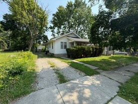 Building Photo - 2558 Tiffin St