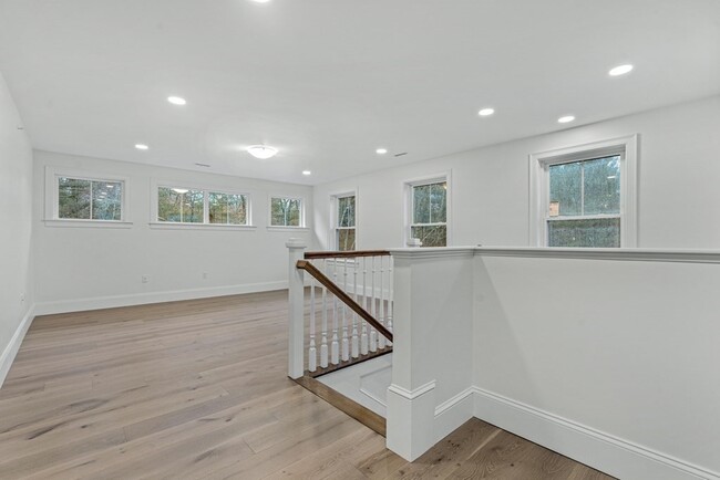 Building Photo - 19 Lily Pond Ln