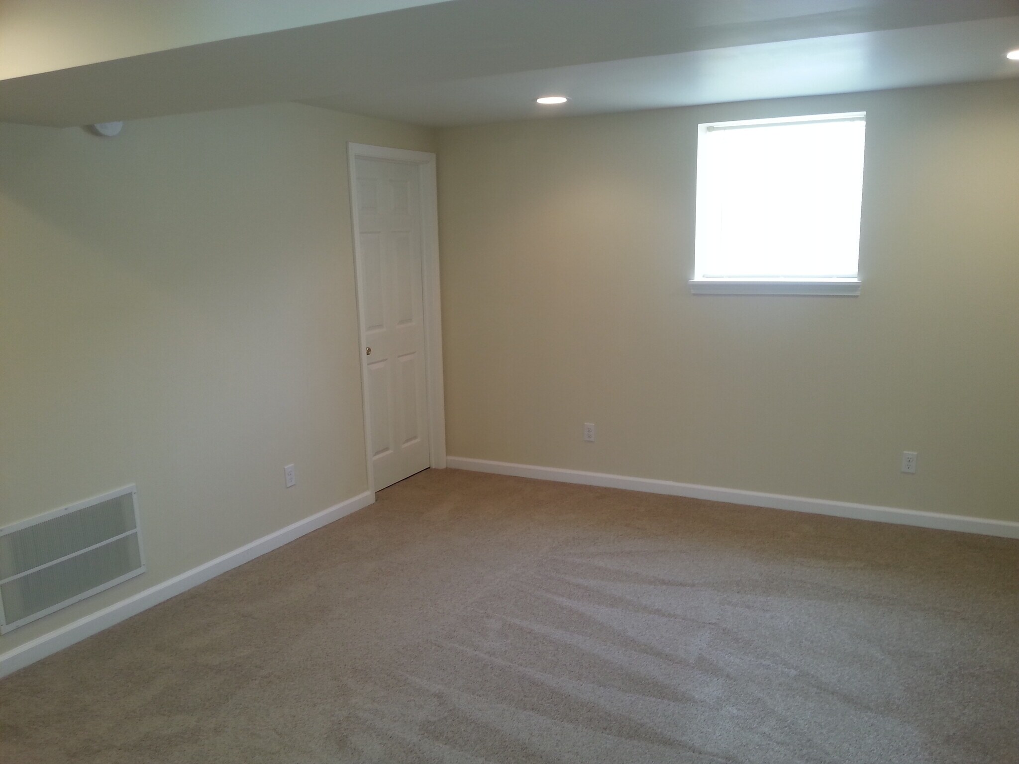 Master bedroom toward bath - 224 S Sage Cir