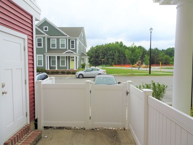 Building Photo - Nice 2 bedroom condo in Promenade@5, Williamsburg for rent.