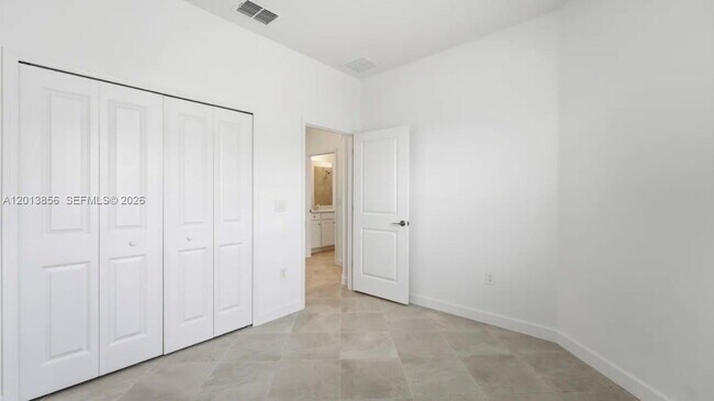 Building Photo - 20511 Hazelnut Ct S