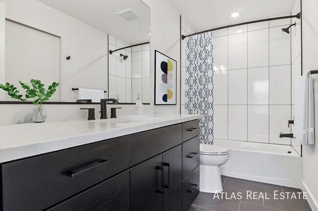 Building Photo - 240 Osiander St