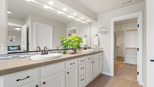 Building Photo - 5 Bedroom, 3 Bath Home in Richland