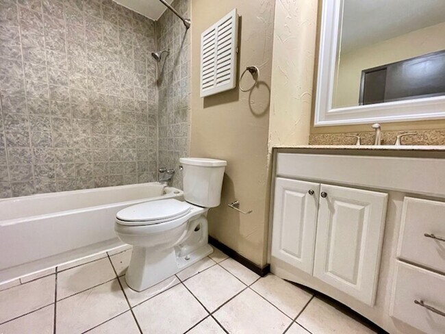 Building Photo - ohp2537