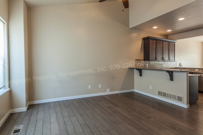 Building Photo - 6106-6106 W 8th St