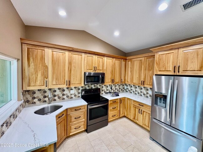 Building Photo - 349 Country Walk St