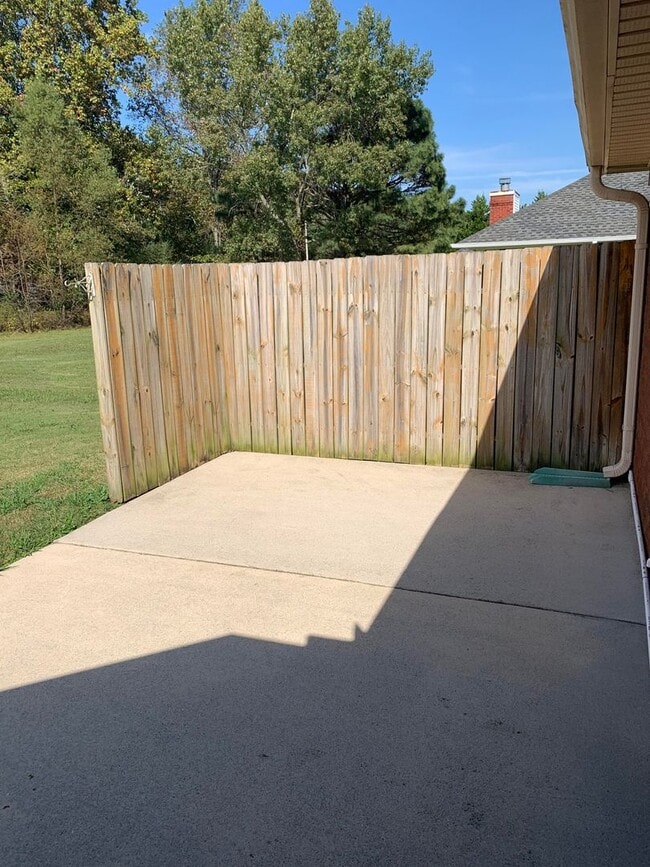 Building Photo - Nice Rancher in Toney