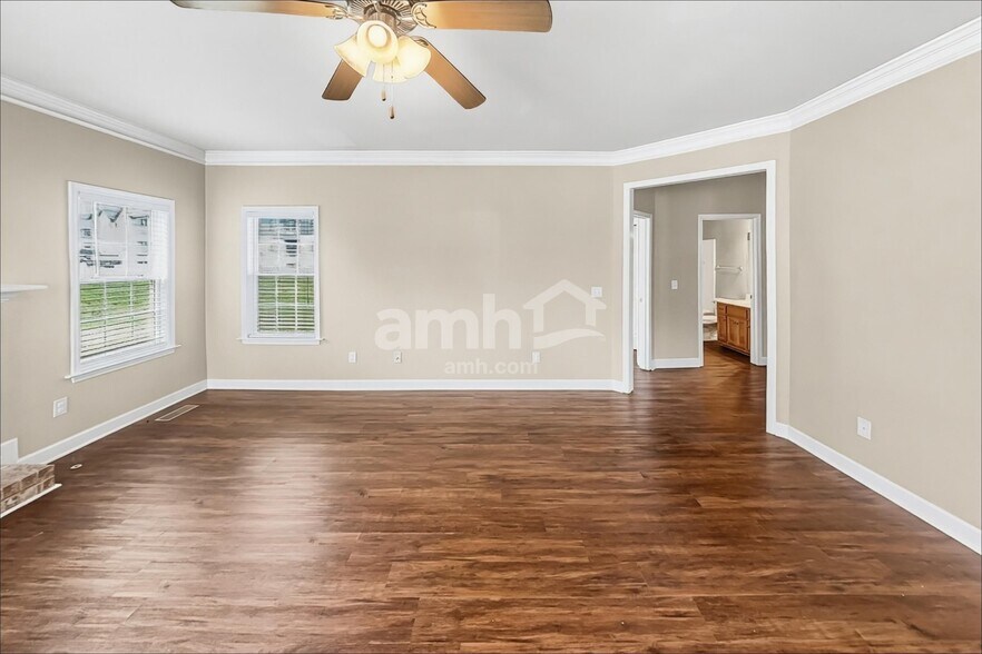 Building Photo - 5000 Idaho Dr